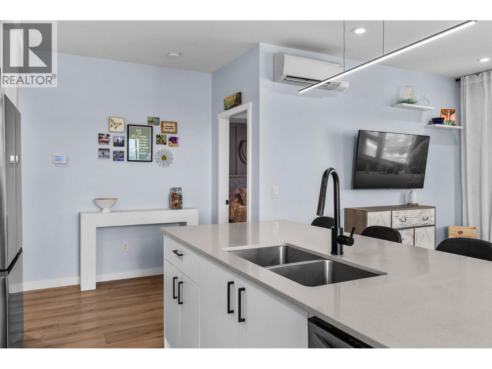 660 Cawston Avenue N Unit# 407, Kelowna, BC