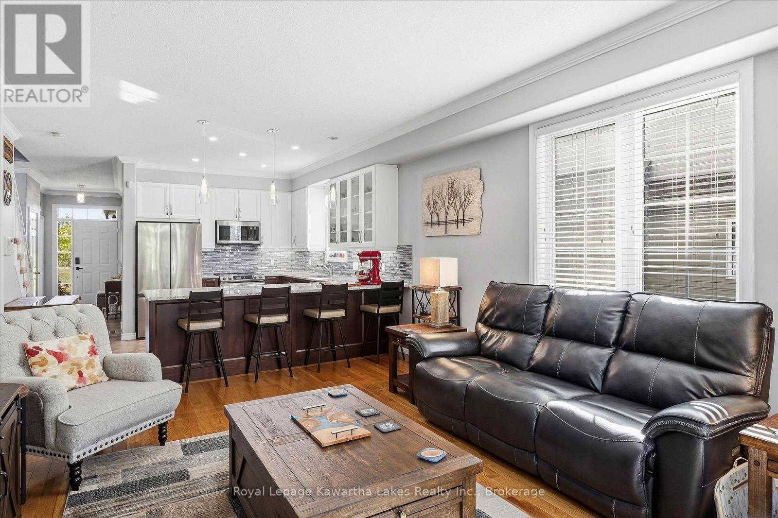 Lots of windows with southern exposure. - 10G - 25 Rivermill Boulevard, Kawartha Lakes (Lindsay), ON