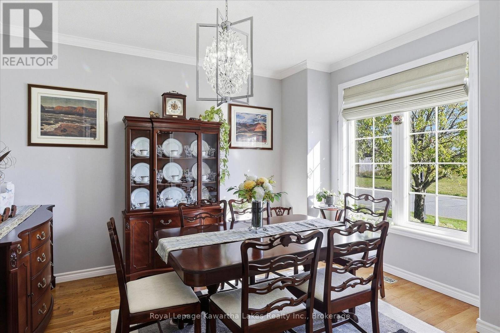 Dining room with east exposure. - 10G - 25 Rivermill Boulevard, Kawartha Lakes (Lindsay), ON