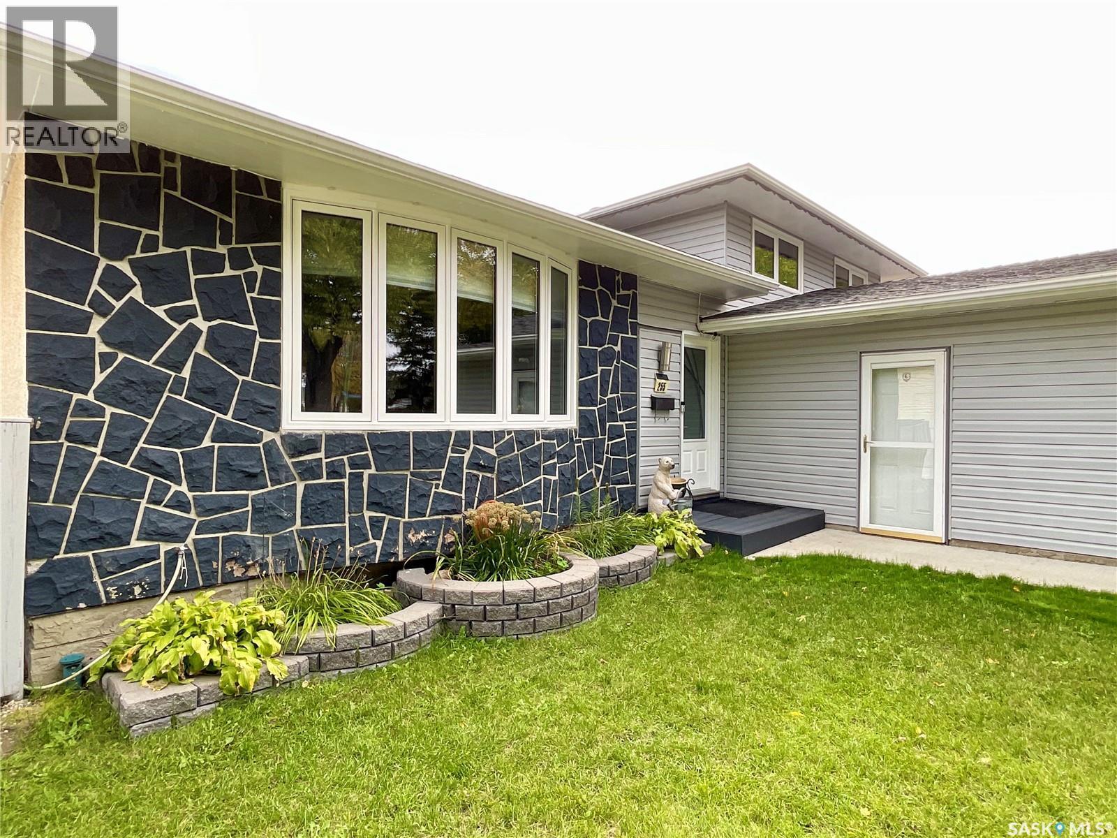 255 Litzenberger Crescent, Regina, SK