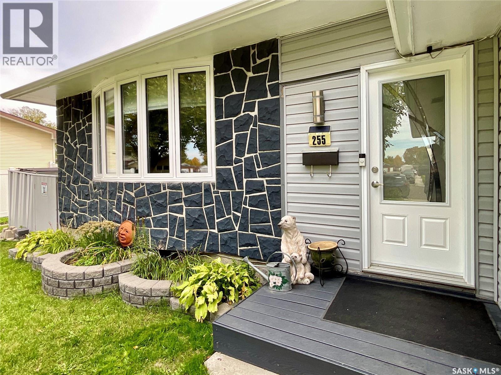 255 Litzenberger Crescent, Regina, SK