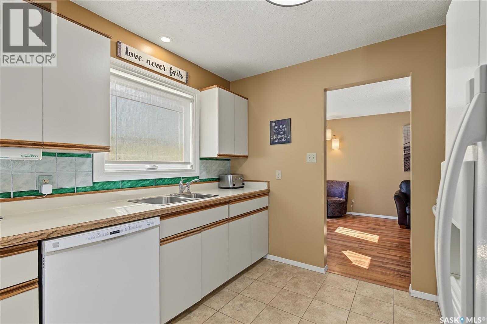 1227 2Nd Avenue Nw, Moose Jaw, SK