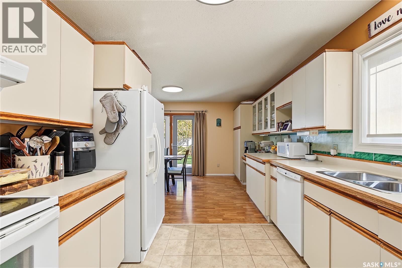 1227 2Nd Avenue Nw, Moose Jaw, SK