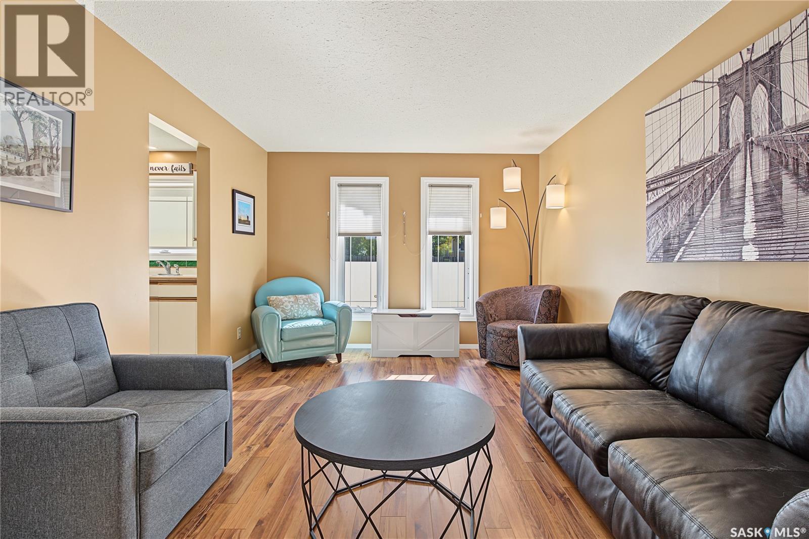 1227 2Nd Avenue Nw, Moose Jaw, SK