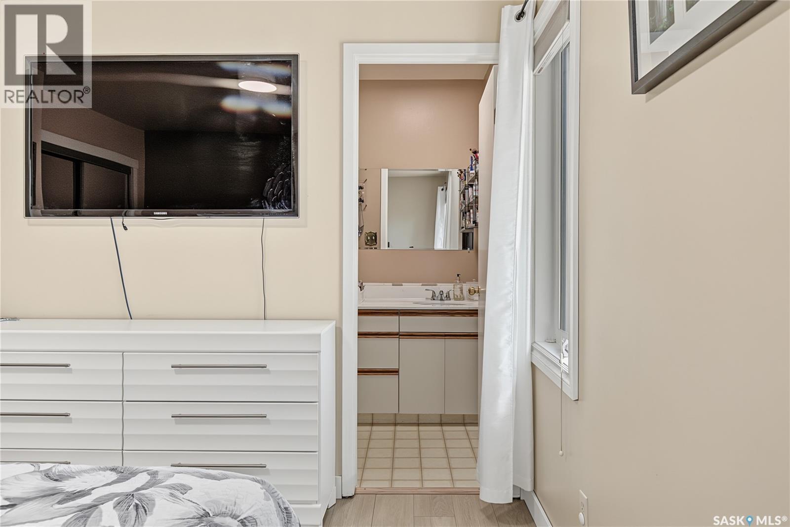 1227 2Nd Avenue Nw, Moose Jaw, SK