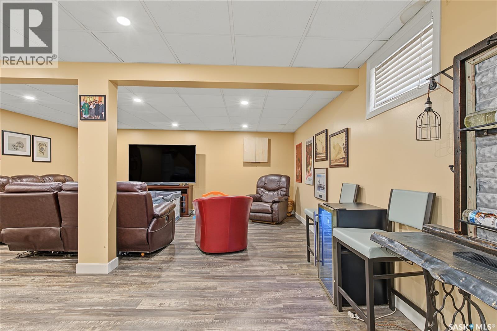 1227 2Nd Avenue Nw, Moose Jaw, SK