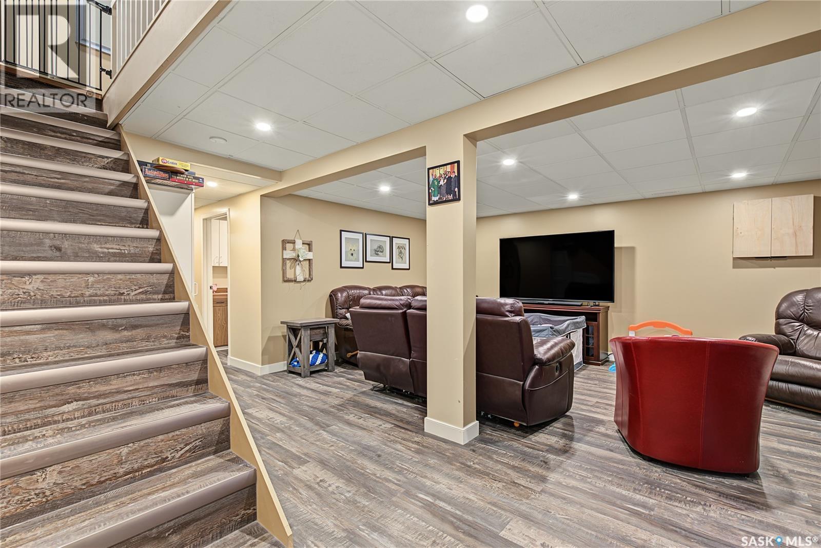 1227 2Nd Avenue Nw, Moose Jaw, SK