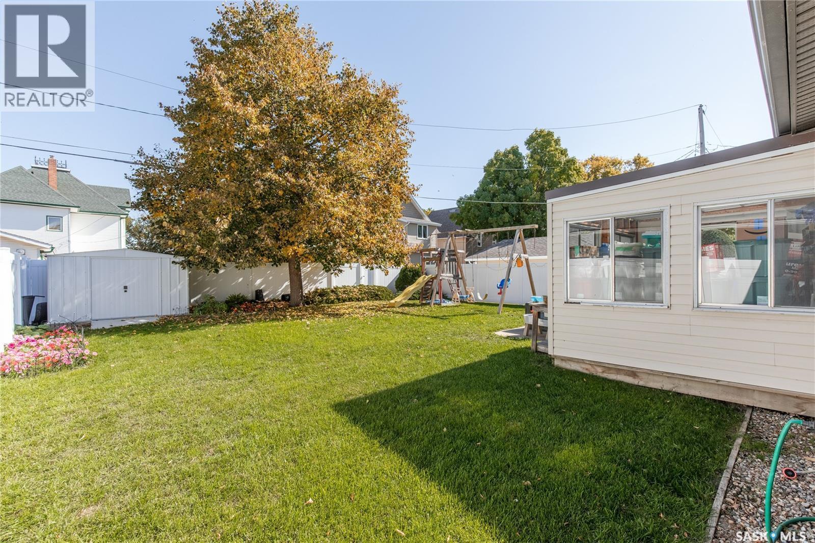 1227 2Nd Avenue Nw, Moose Jaw, SK
