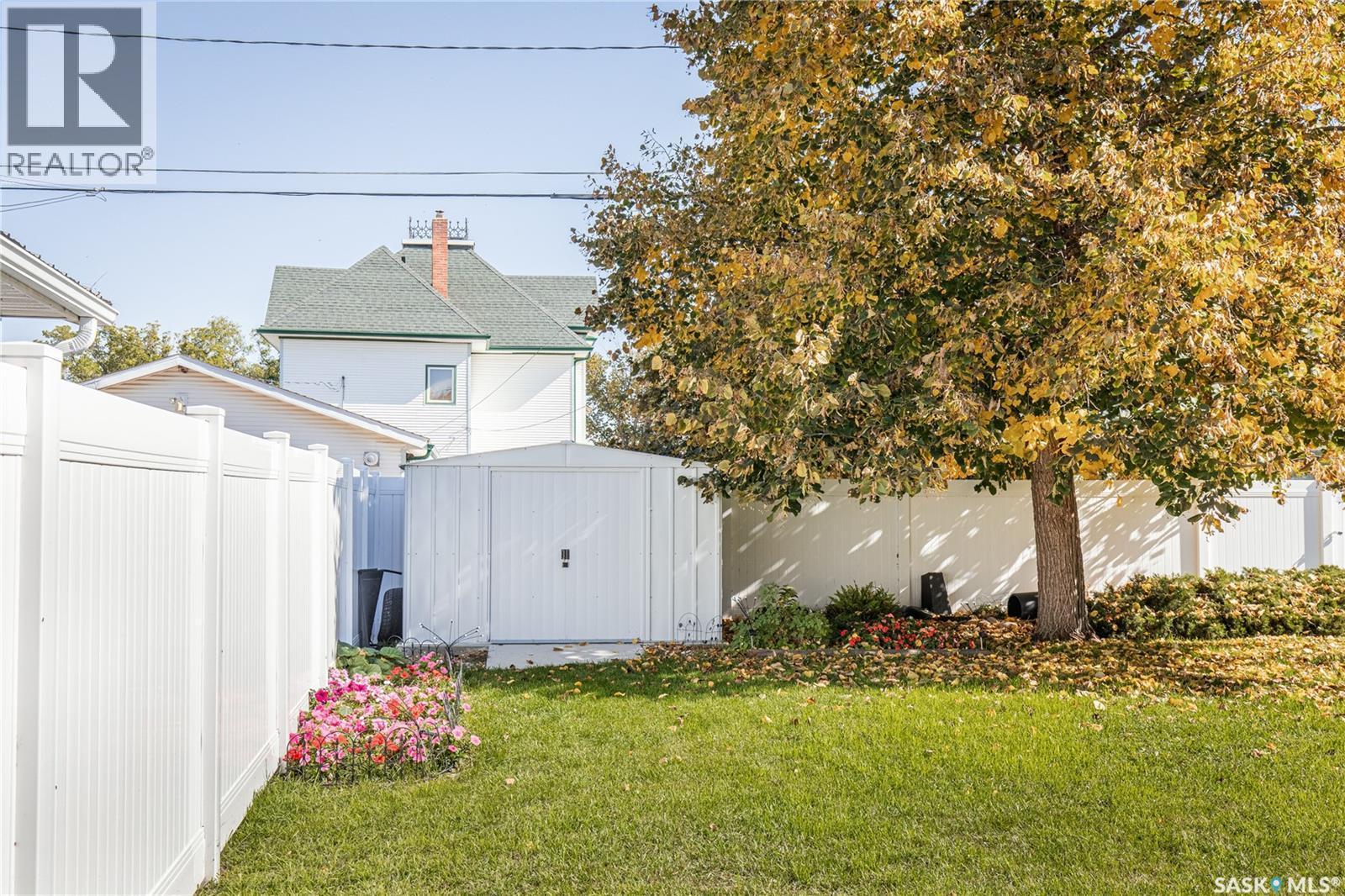 1227 2Nd Avenue Nw, Moose Jaw, SK