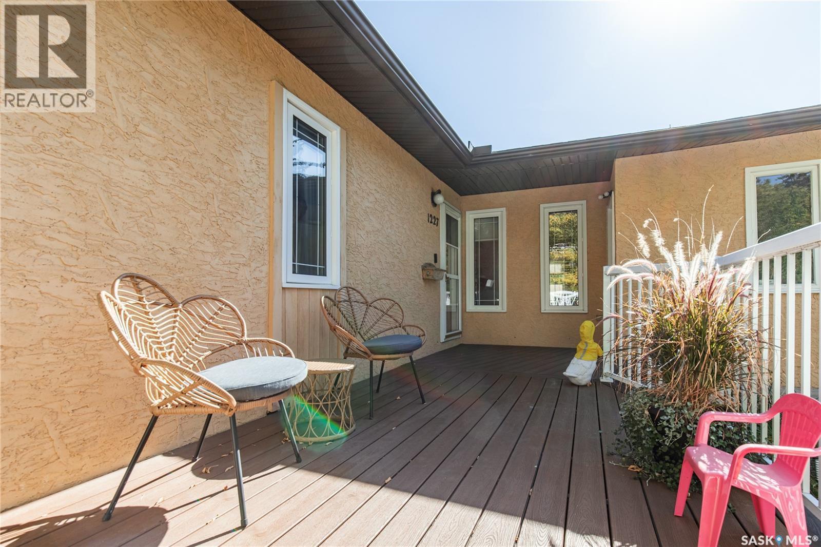 1227 2Nd Avenue Nw, Moose Jaw, SK