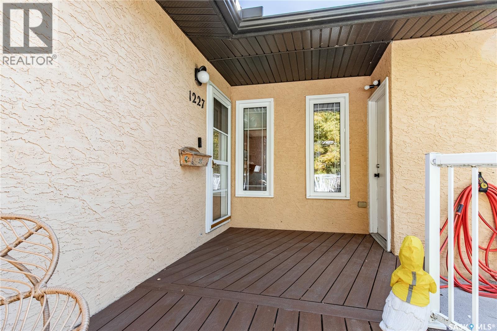 1227 2Nd Avenue Nw, Moose Jaw, SK