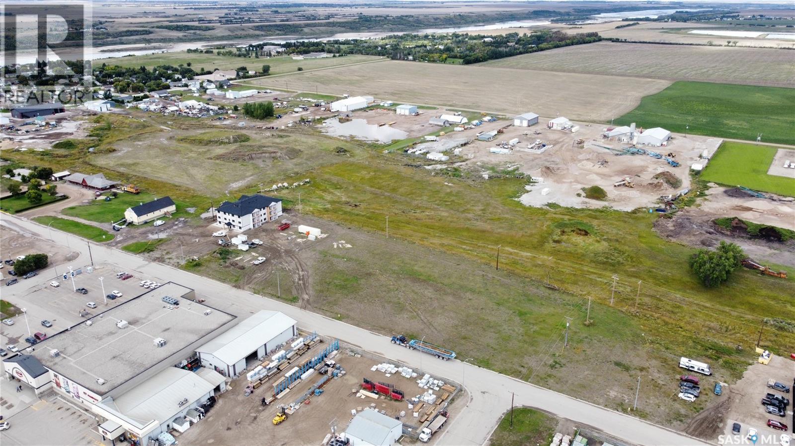 400 Railway Avenue E, Outlook, SK