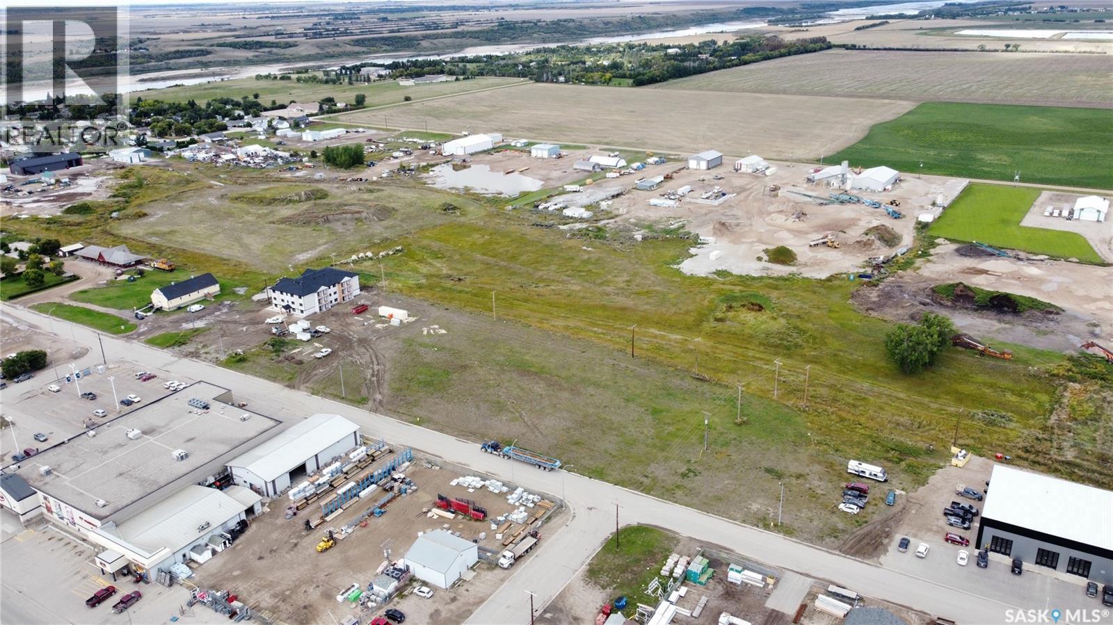 410 Railway Avenue E, Outlook, SK