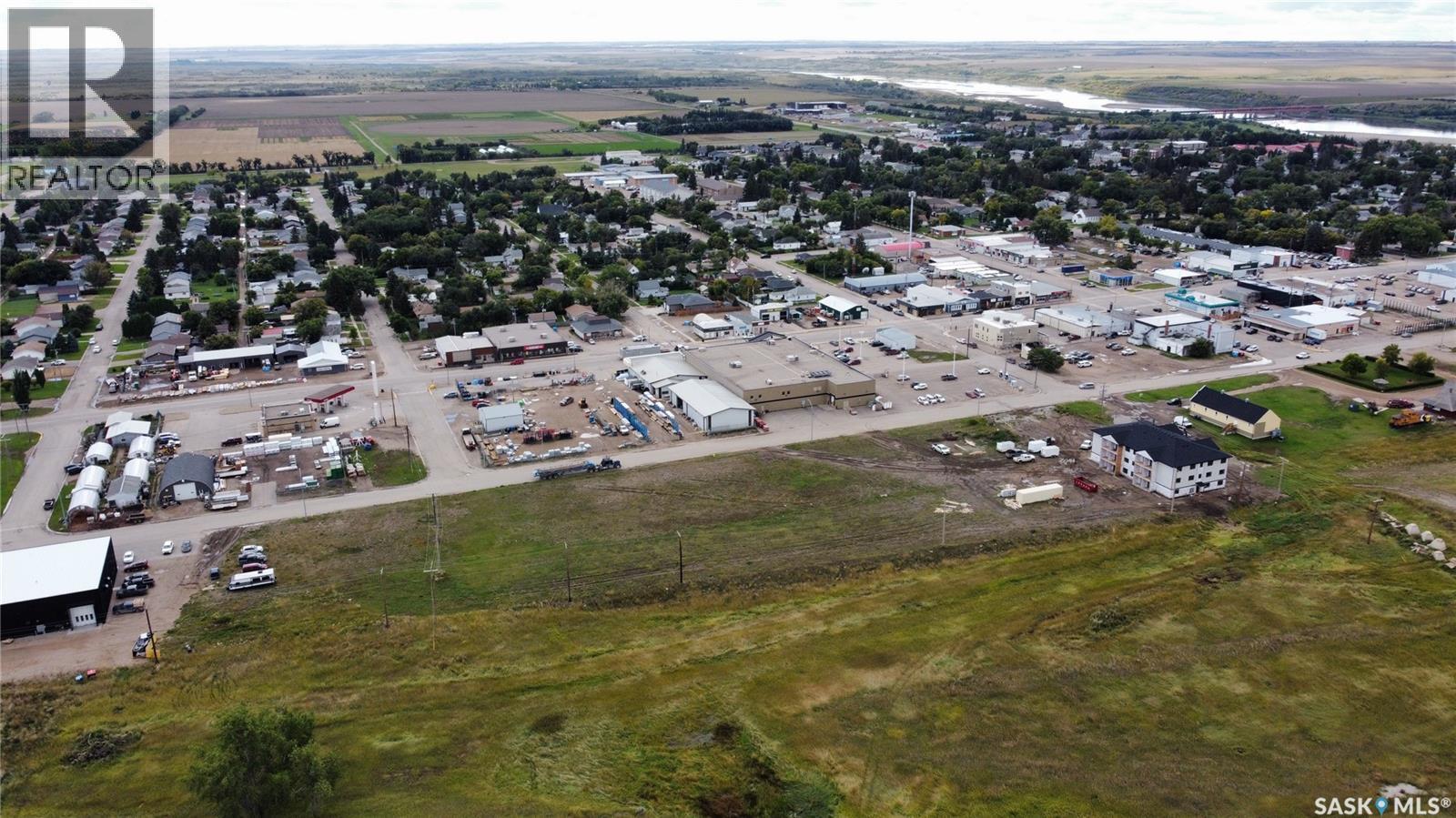410 Railway Avenue E, Outlook, SK