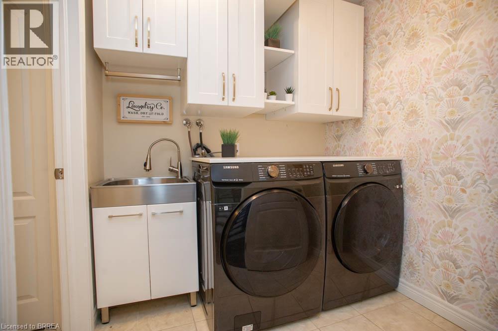 15 Farrugie Street, Paris, ON