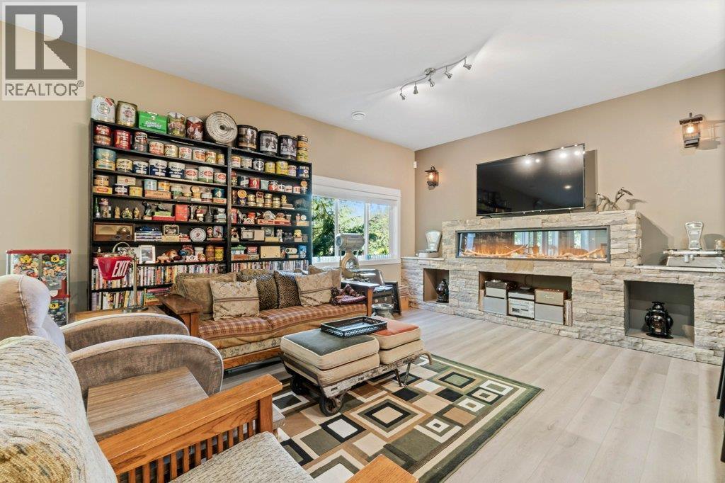 1581 20 Street Ne Unit# 1, Salmon Arm, BC