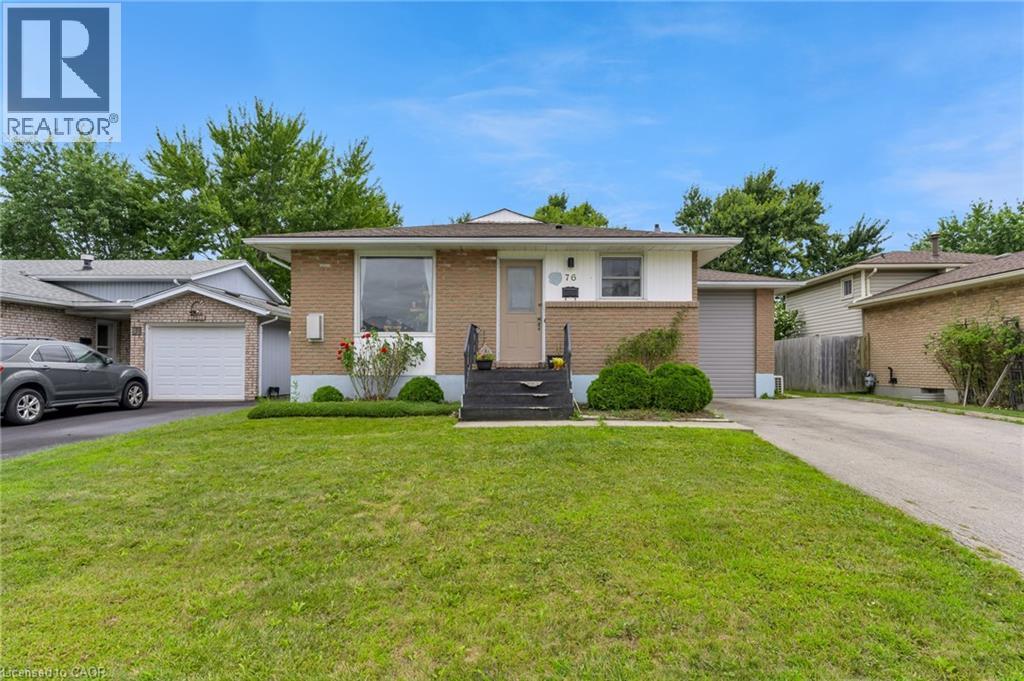 Front & main unit entrance - 76 Marc Boulevard, Welland, ON