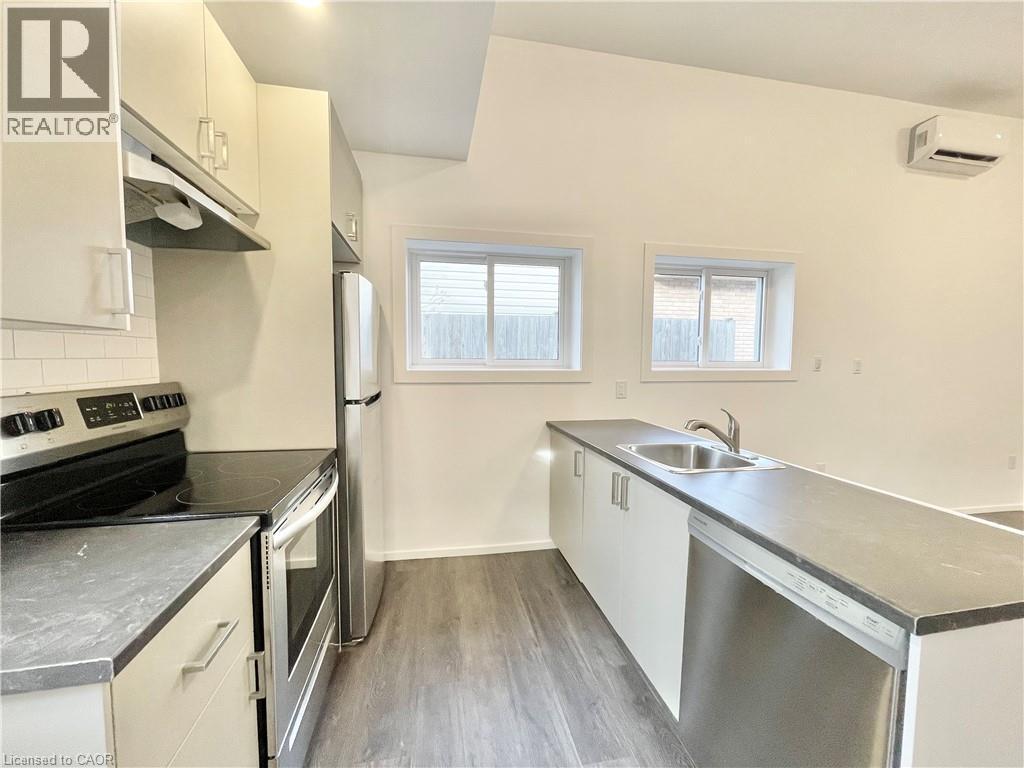 Bachelor Unit - 76 Marc Boulevard, Welland, ON