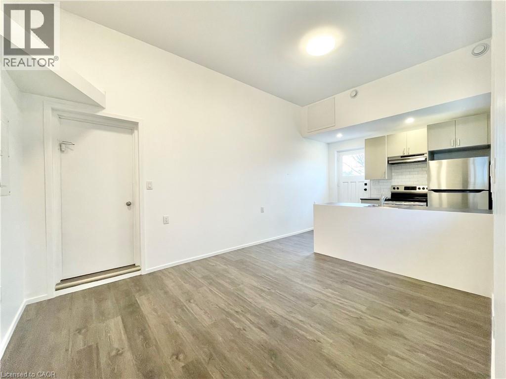 Bachelor Unit - 76 Marc Boulevard, Welland, ON