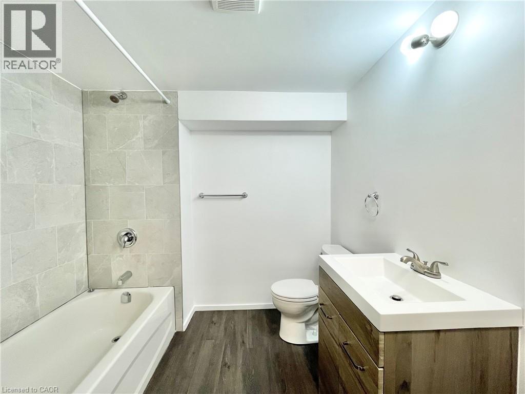 Bachelor Unit - 76 Marc Boulevard, Welland, ON