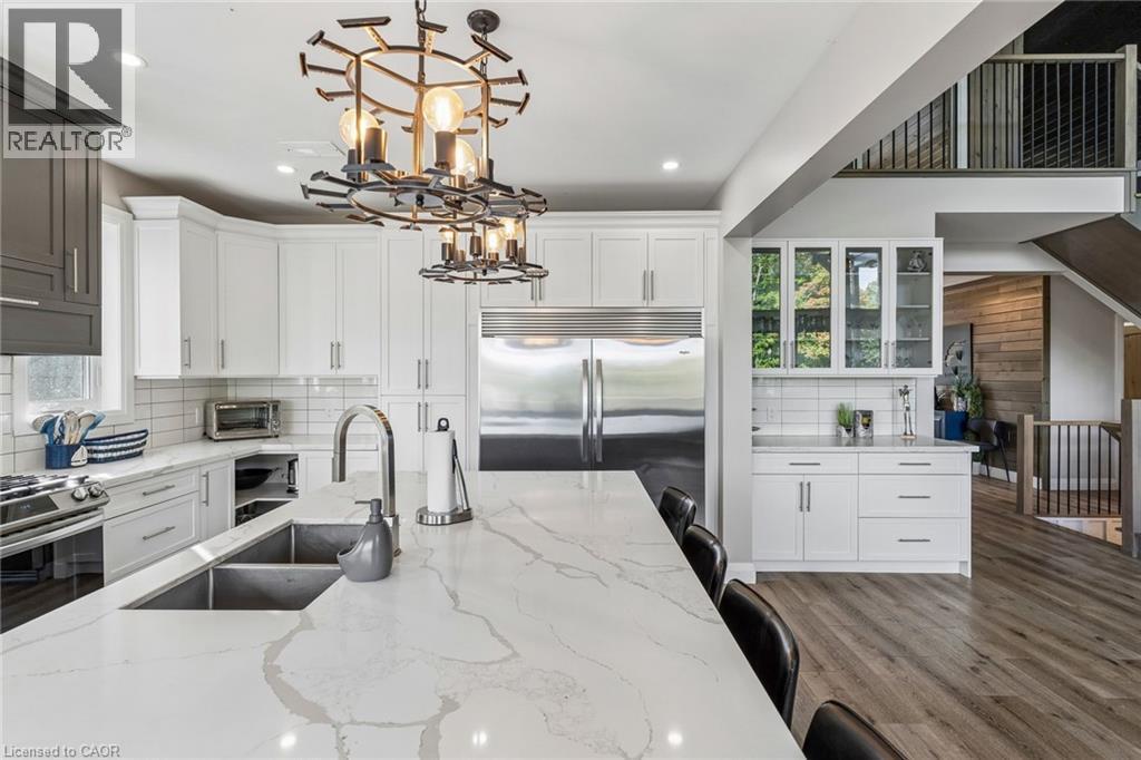 527 Pine Point Lane, Madoc, ON