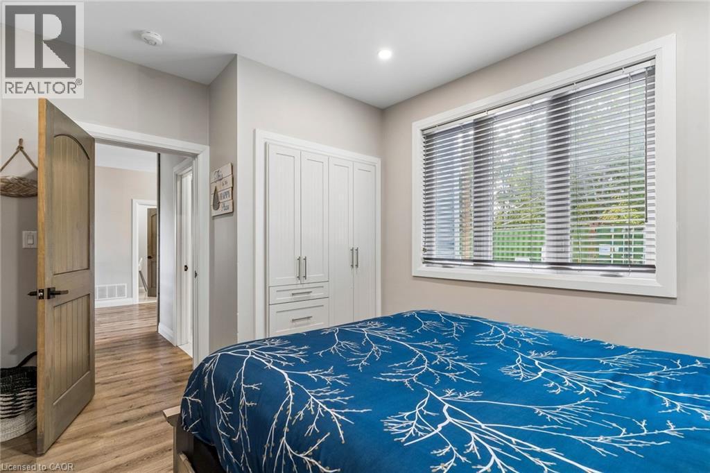 527 Pine Point Lane, Madoc, ON