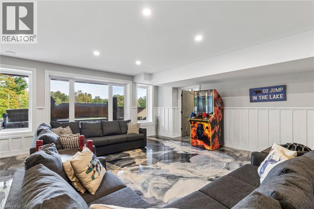 527 Pine Point Lane, Madoc, ON