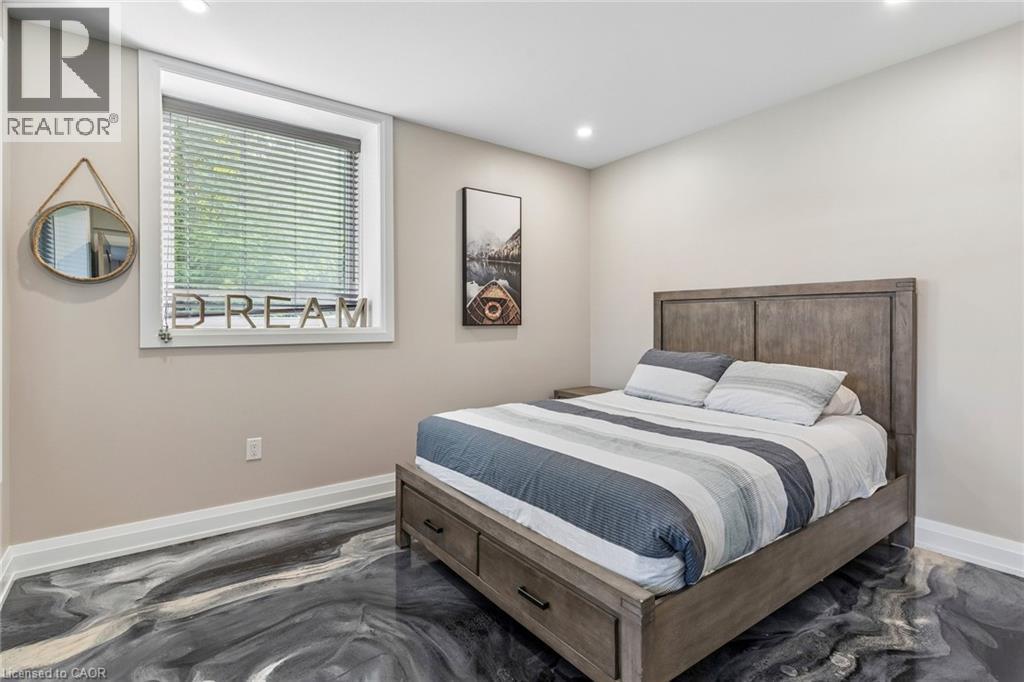 527 Pine Point Lane, Madoc, ON