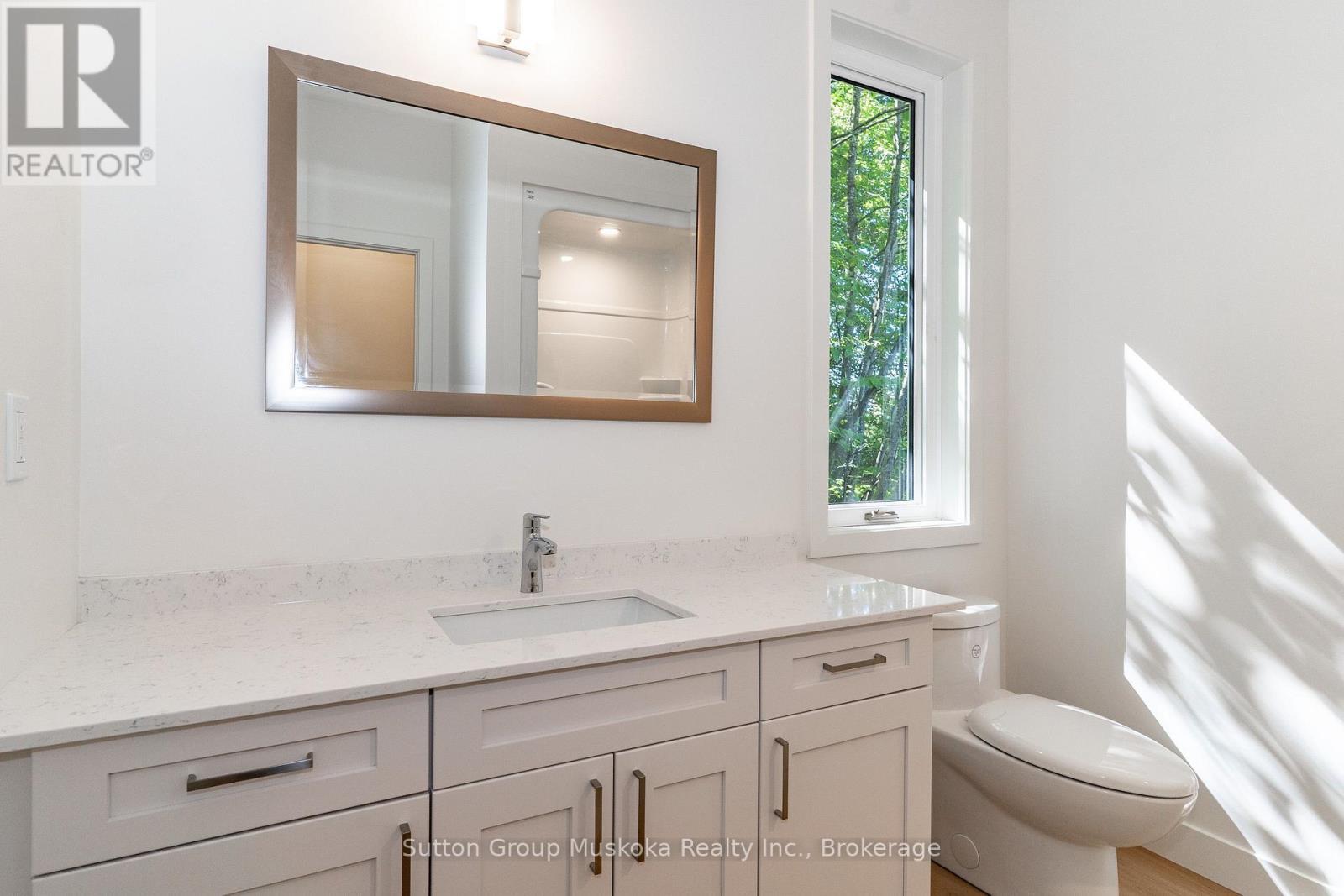 Primary Ensuite bathroom - 33 Shaw Crescent, Huntsville (Chaffey), ON
