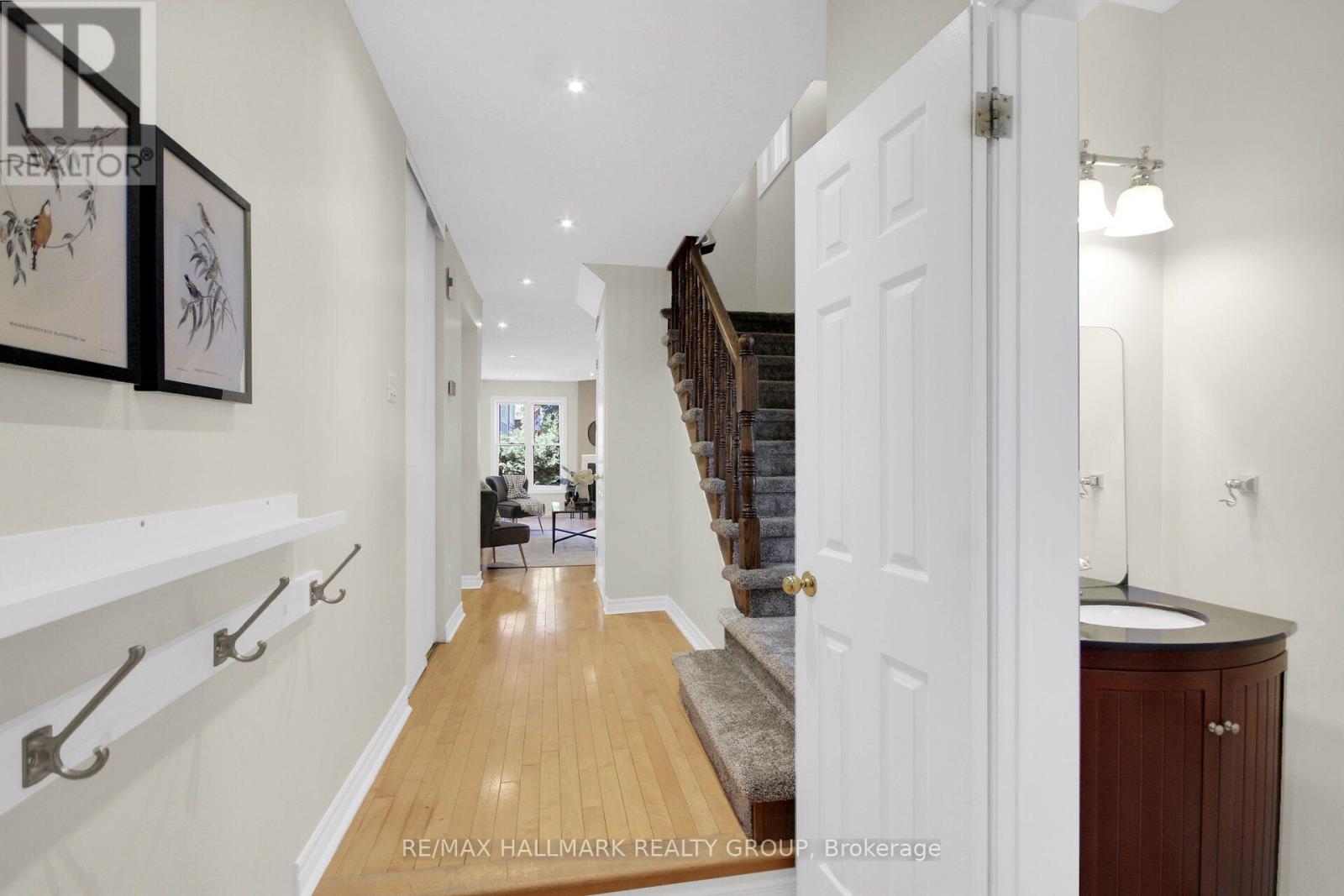 57 Ashpark Crescent, Ottawa, ON