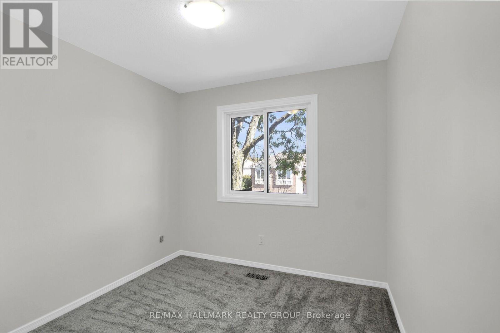57 Ashpark Crescent, Ottawa, ON