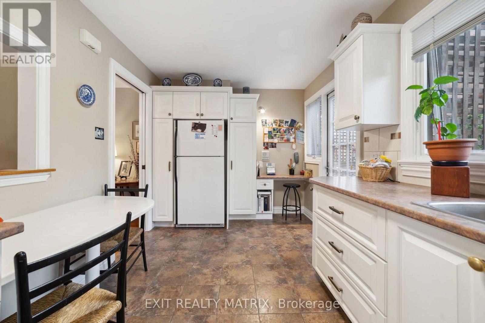 1866 Lenester Avenue, Ottawa, ON
