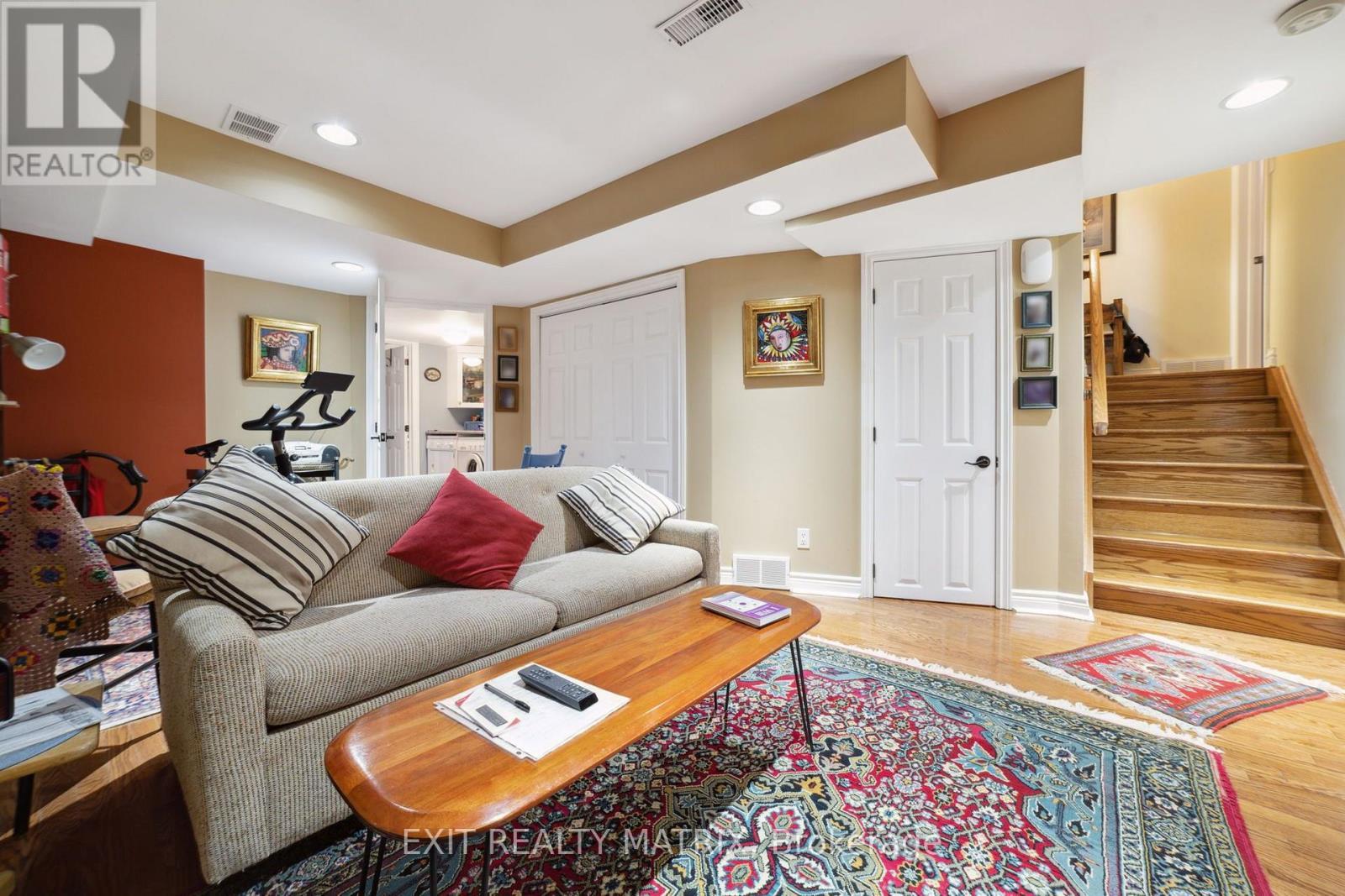 1866 Lenester Avenue, Ottawa, ON
