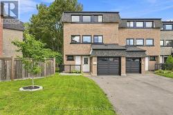 32 HENDERSON DRIVE Aurora, ON L4G 3L2