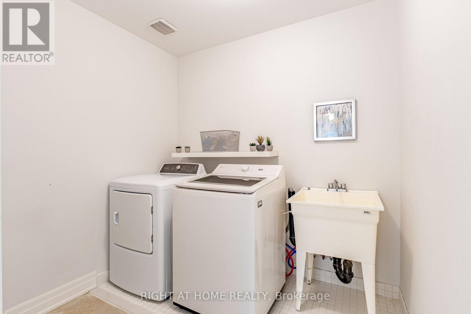 68 Wood Crescent, Essa, ON