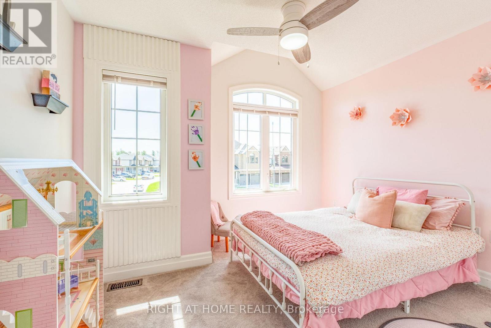 68 Wood Crescent, Essa, ON
