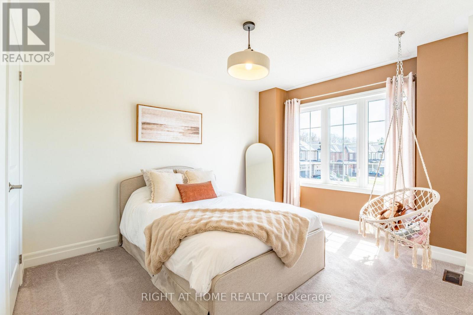 68 Wood Crescent, Essa, ON