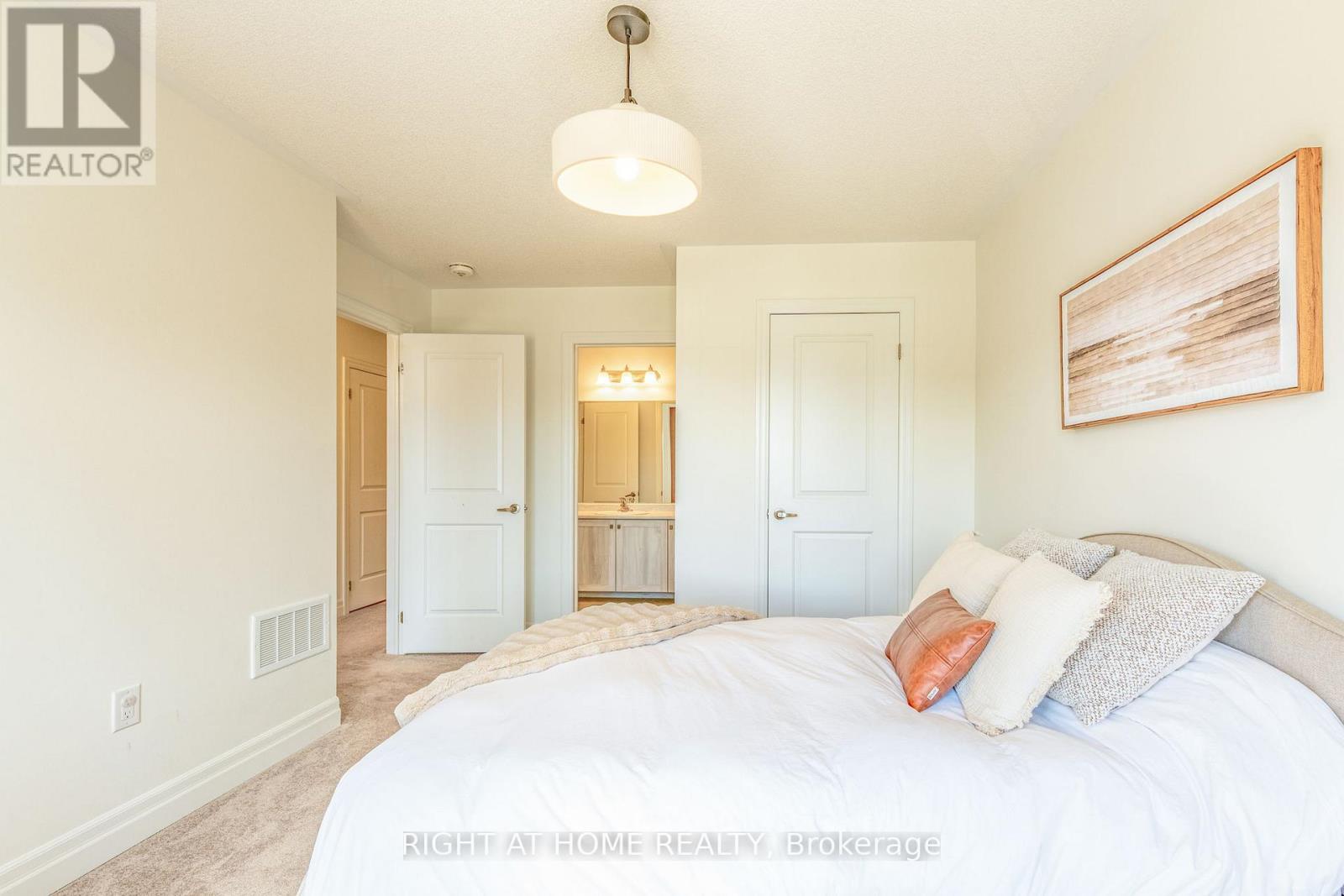 68 Wood Crescent, Essa, ON