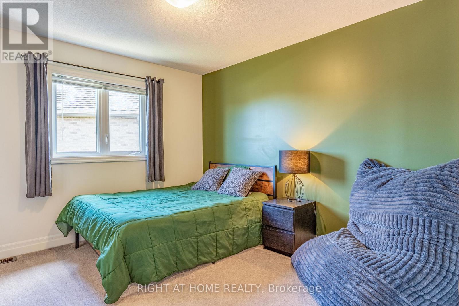 68 Wood Crescent, Essa, ON