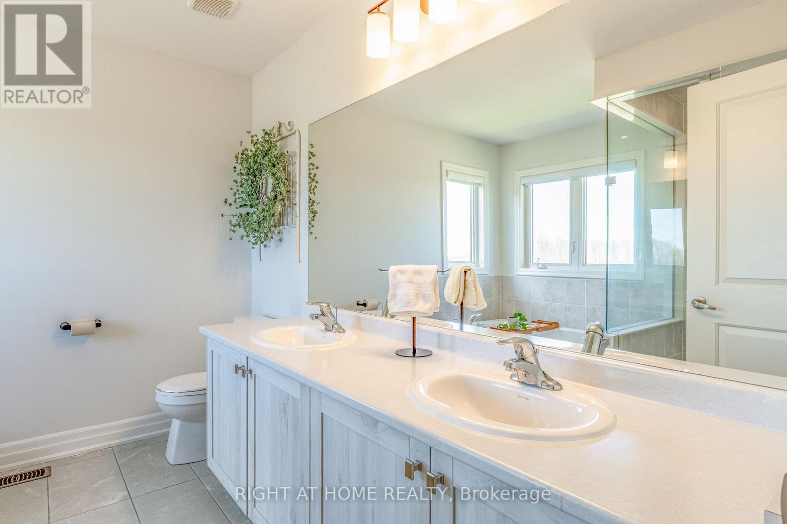 68 Wood Crescent, Essa, ON