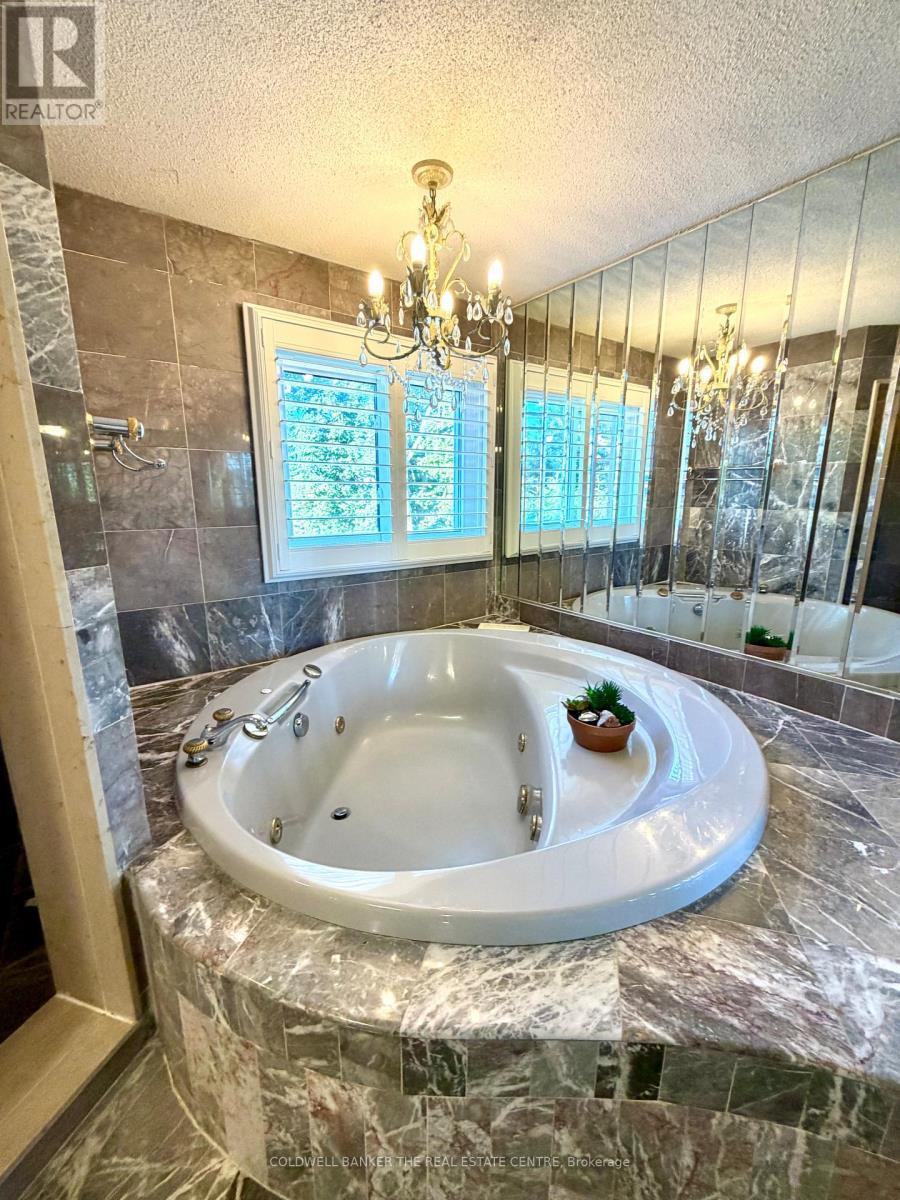 Ensuite Bath - 227 Hickling Trail, Barrie, ON