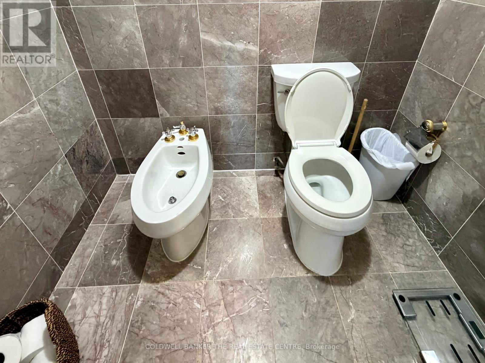 Ensuite Bath - 227 Hickling Trail, Barrie, ON