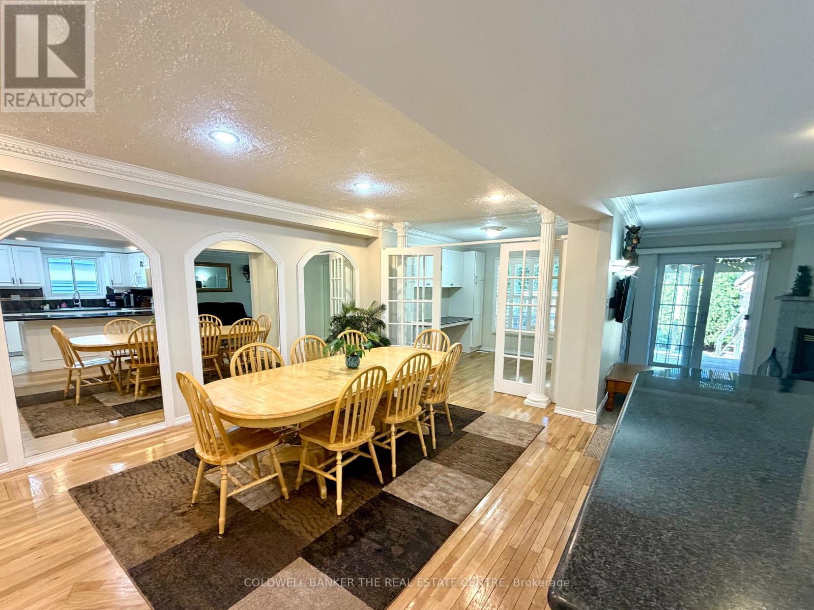 Dinning - 227 Hickling Trail, Barrie, ON