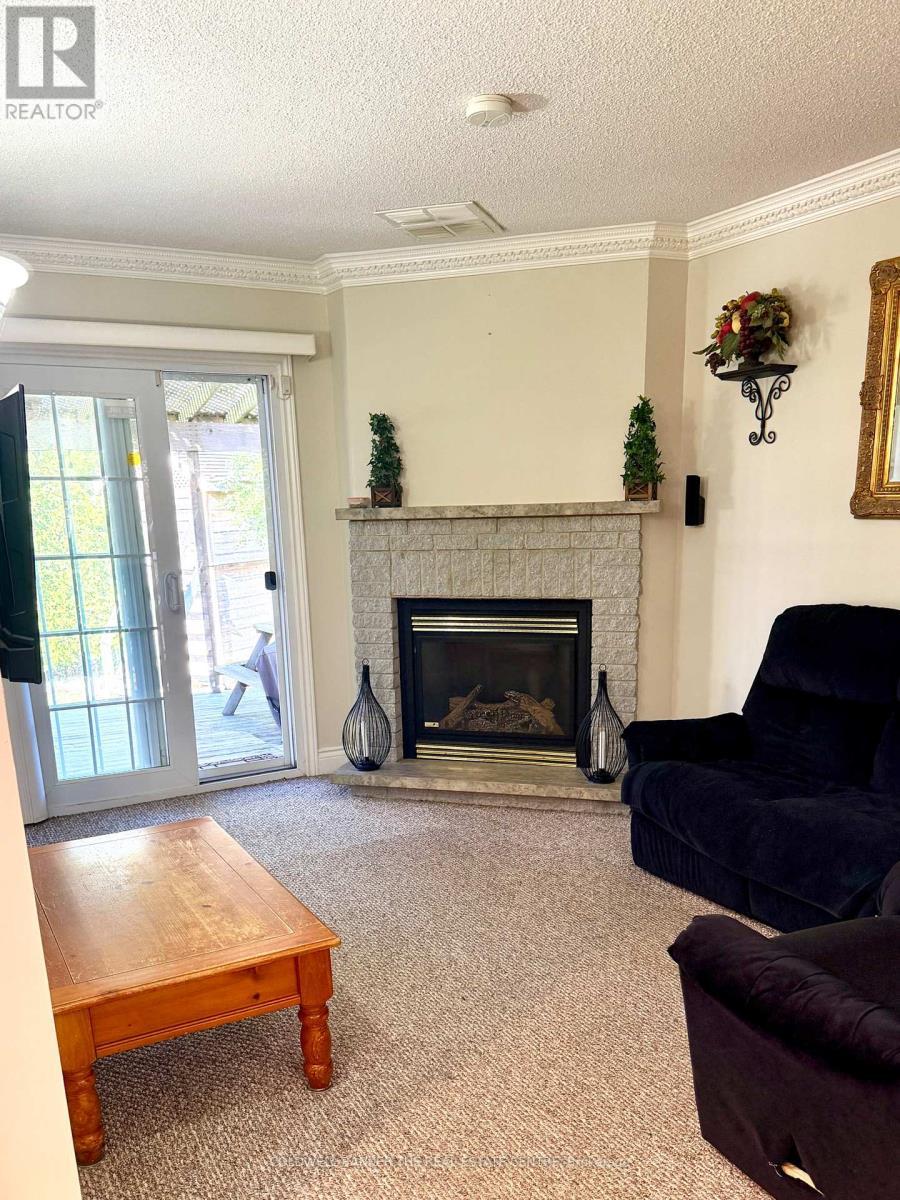 Living Room - 227 Hickling Trail, Barrie, ON