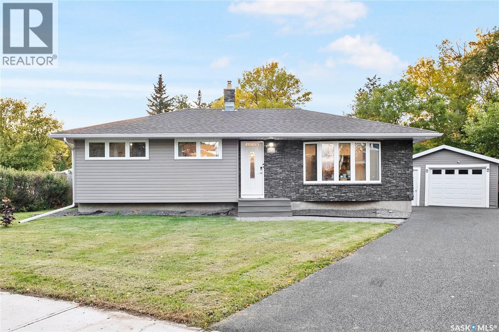 16 Lipton Place, Regina, SK