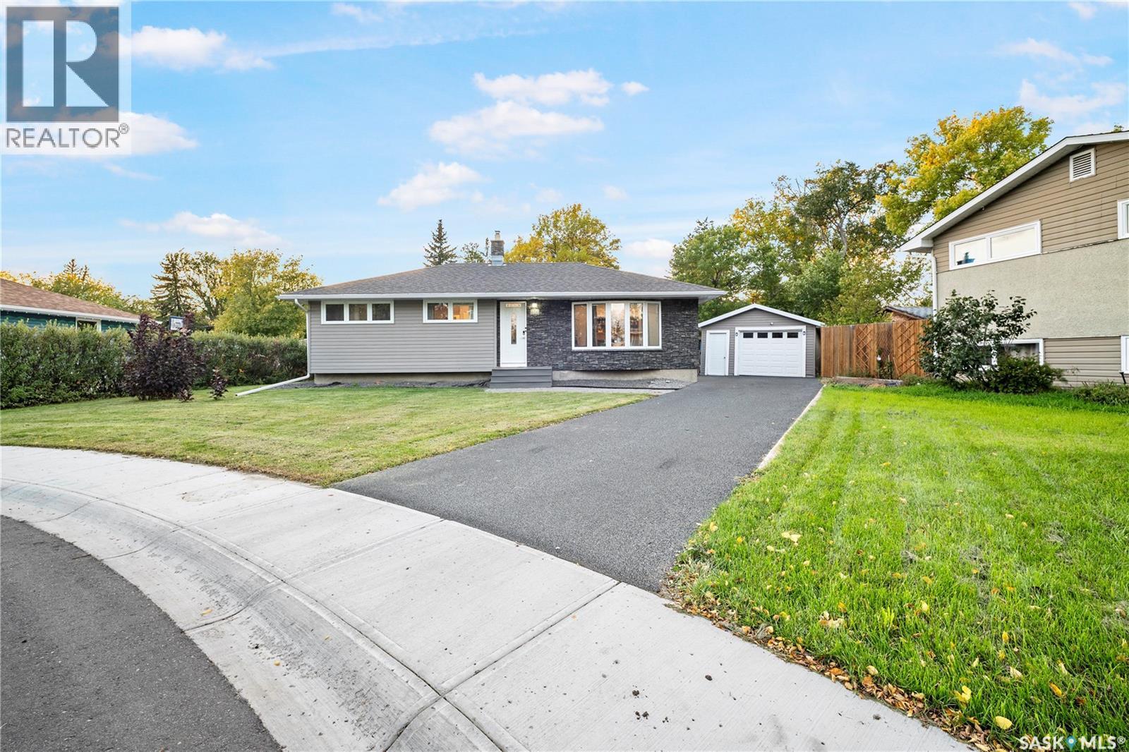 16 Lipton Place, Regina, SK