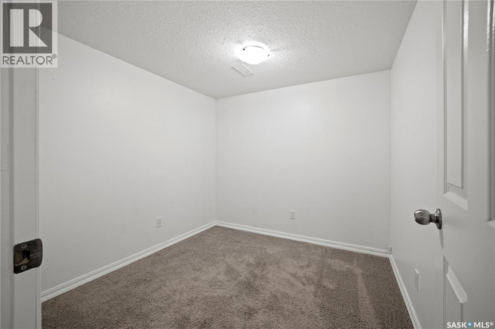 16 Lipton Place, Regina, SK