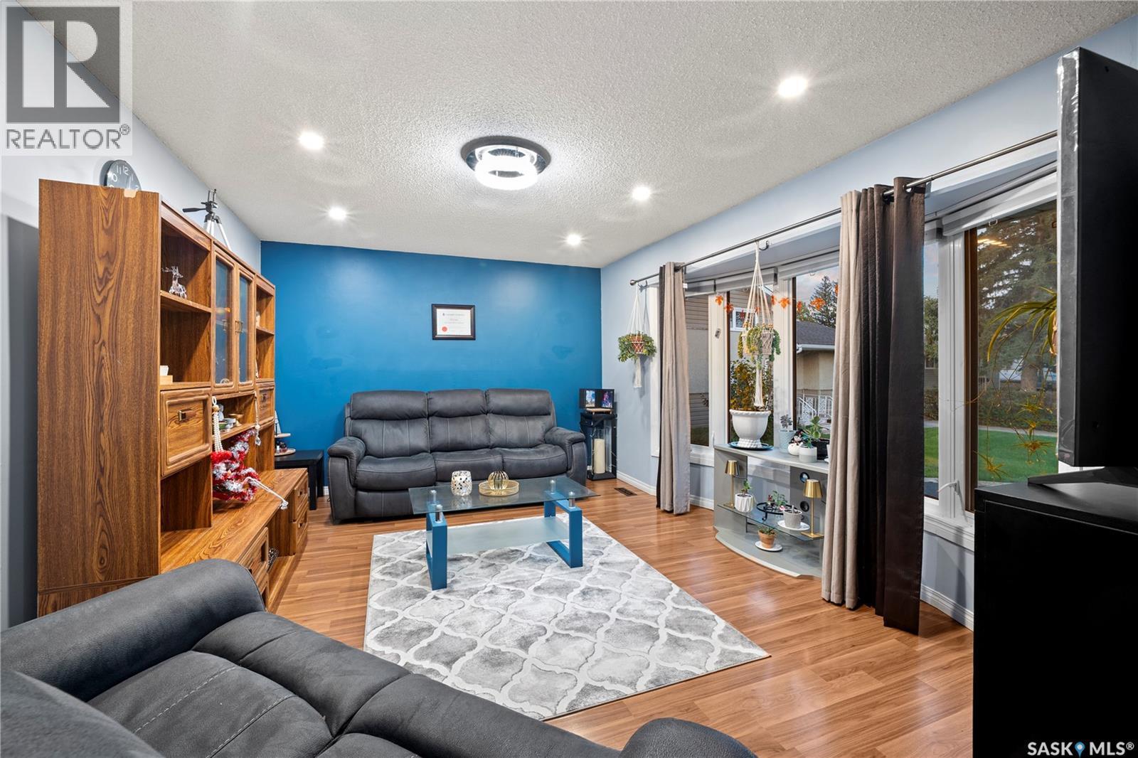 16 Lipton Place, Regina, SK