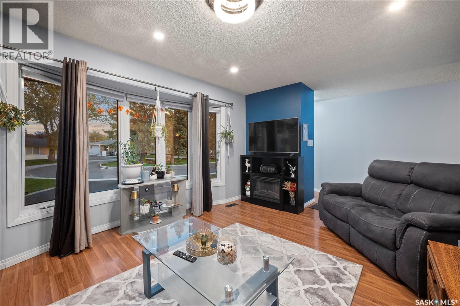 16 Lipton Place, Regina, SK