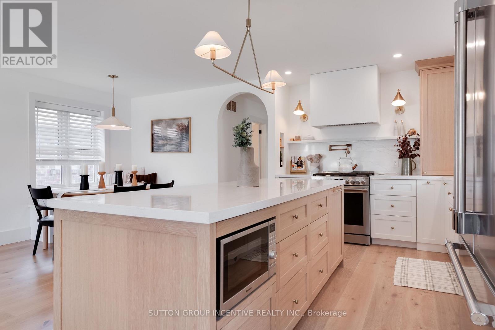 16 Robindale Avenue, Toronto, ON